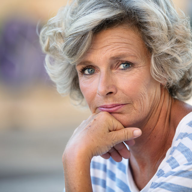 VICTORIA CHAPMAN 9002