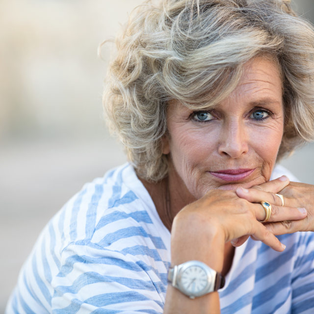 VICTORIA CHAPMAN 9003