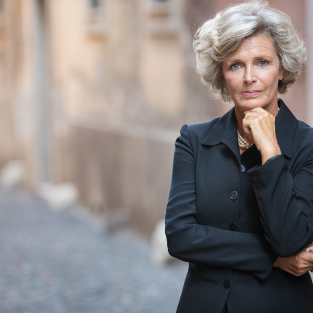 VICTORIA CHAPMAN 9013