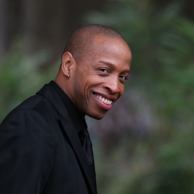 RUSSELL RUSSELL 90048