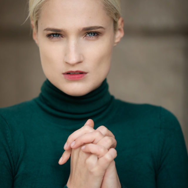 PAVLINA HOLUBOVA 9001