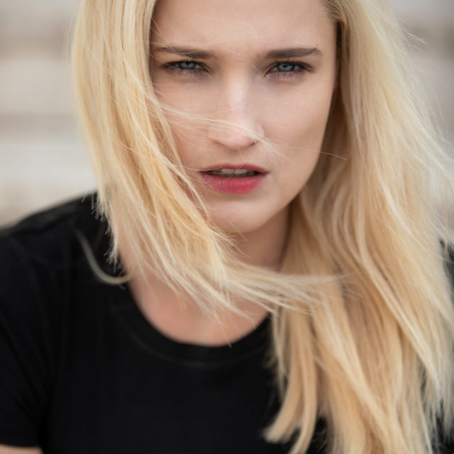 PAVLINA HOLUBOVA 9004