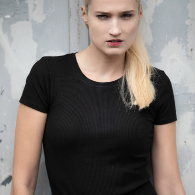 PAVLINA HOLUBOVA 9007