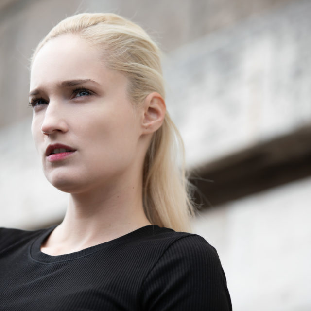 PAVLINA HOLUBOVA 9018