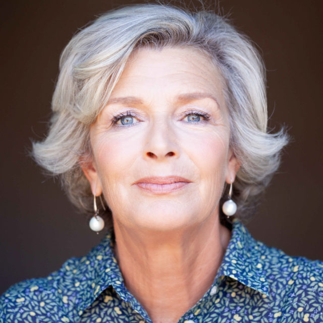 VICTORIA CHAPMAN 8905