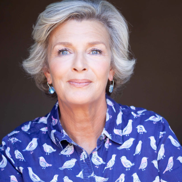 VICTORIA CHAPMAN 8907