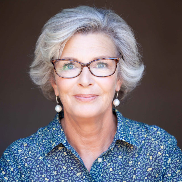 VICTORIA CHAPMAN 8909