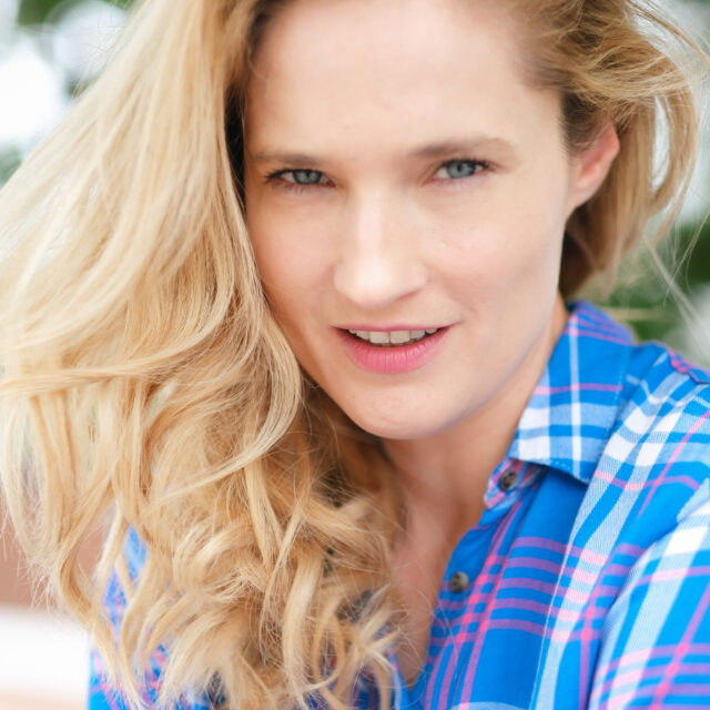 PAVLINA HOLUBOVA 9020